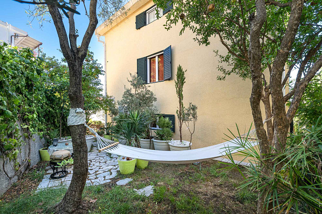 Three-Bedroom Ground-Floor Apartment with Private Entrance and Sea View — photo 21